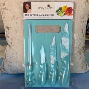 Daisy Fuentes Teal 5 PC Cutting Mat & Knife Set with Floral Design